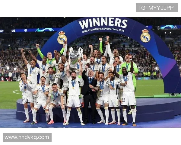 德国足球明星默的辉煌历程与对足球的深刻影响解析