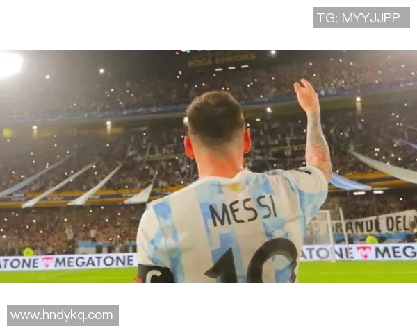 当今足球明星谁最受欢迎引发球迷热议的背后故事与影响力分析